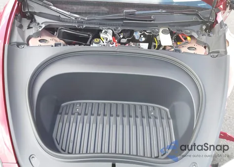 2025 Tesla Model 3 Long Range All-Wheel Drive z USA, uszkodzony, nr VIN 5YJ3E1EB8SF017177